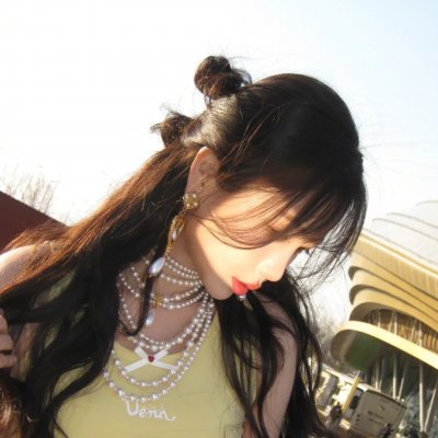 穿成侯府老夫人我一拖三救全家